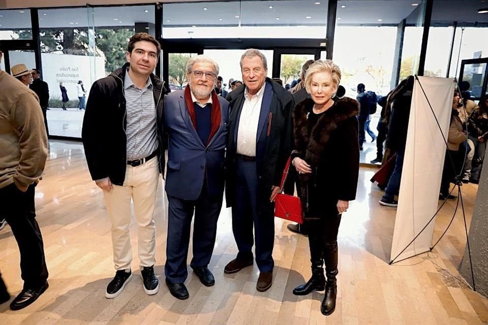 Juan Carlos Gallegos, Jorge Gallegos, Miguel Schwarz y Betty Zybert de Schwarz