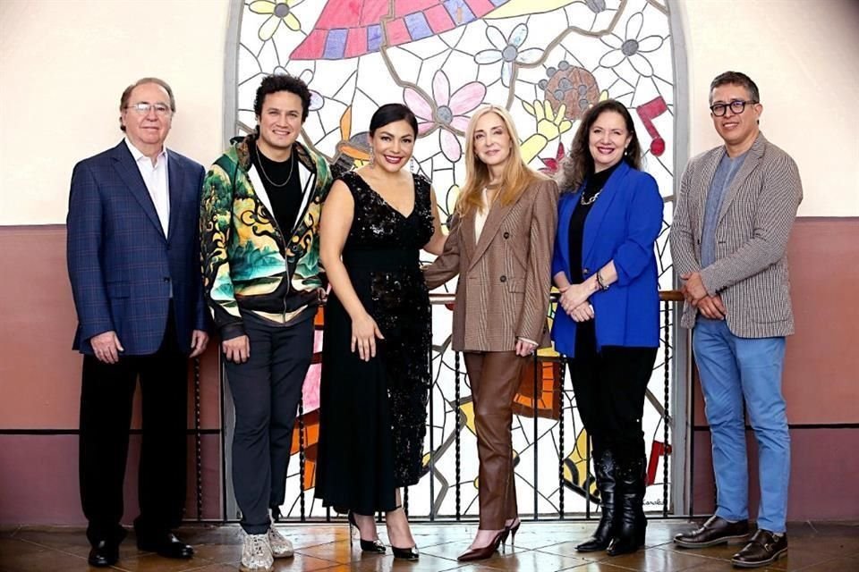 Alejandro Pérez, Abdiel Vázquez, la soprano, Bárbara Herrera de Garza, Diana Mayra Farías y Alejandro Padilla