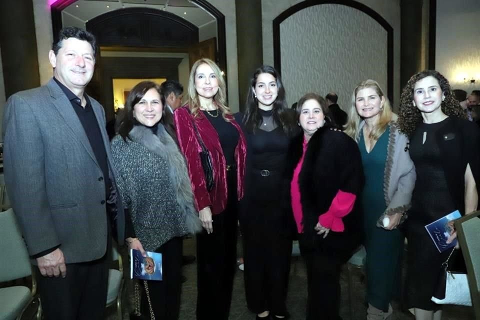 Jaime Argüelles, Rocío de Argüelles, Luzma Méndez de Bueno, Mariana Barrón, Susana González de Faudoa, Diana Treviño y Katia Garza