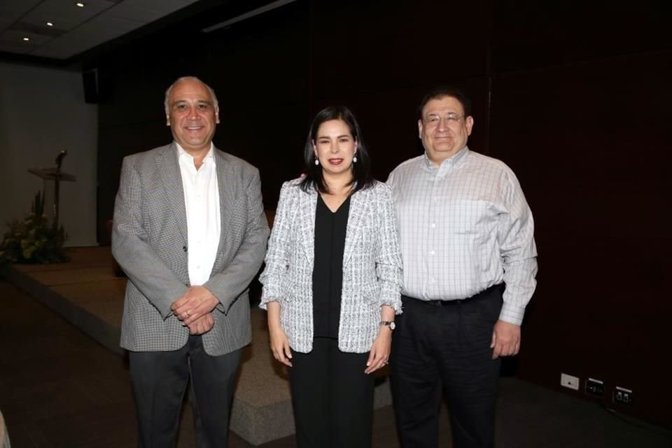 Raúl Flores Villafuerte, Gabriela Riveros y Orel Arrambide