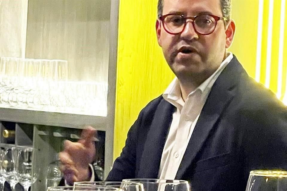 Carlos Borboa.