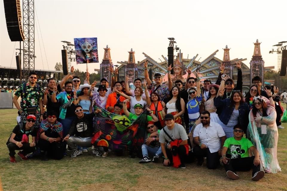 Este viernes es el primer día de contingencia ambiental en la CDMX, pero eso no frenó la celebración de los 10 años del EDC en México.