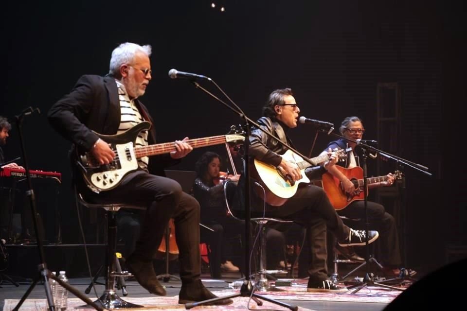 La banda regia celebra 25 años de éxitos acompañados de sus fans