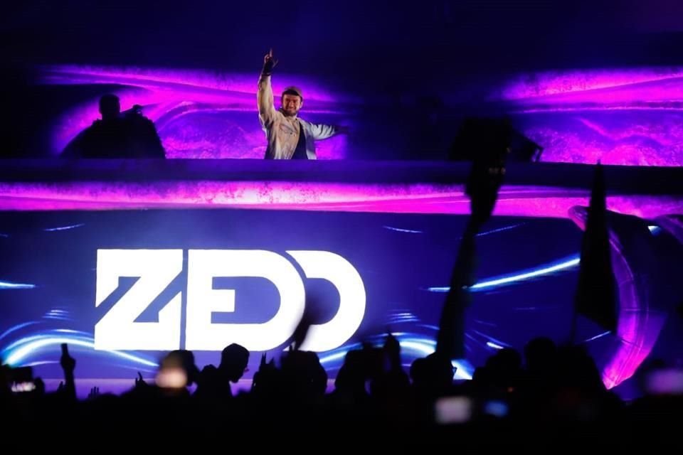 Presentación de Zedd en el escenario Kinetic Field.