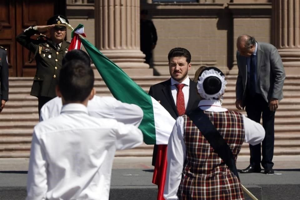 A la ceremonia asistieron estudiantes de 40 planteles de la entidad.