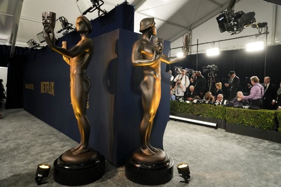 Tras culminar su huelga, los actores de Hollywood se reunirán en Los Ángeles para la entrega de los premios SAG; se transmitirán en Netflix.