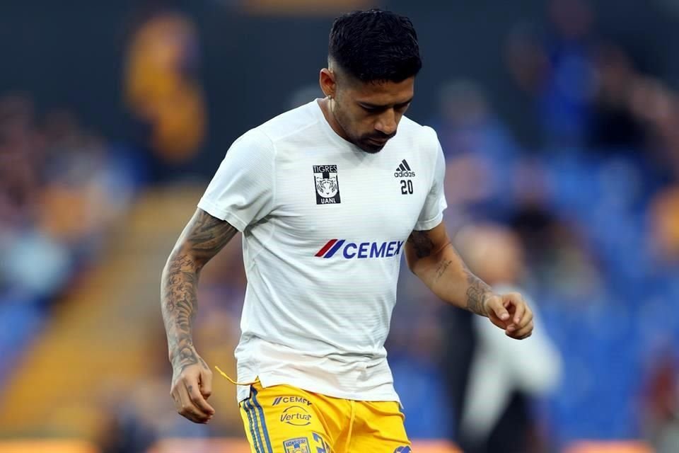 Javier Aquino estará en la defensa de Tigres acompañado por Diego Reyes, Juan Sánchez Purata y Jesús Angulo.