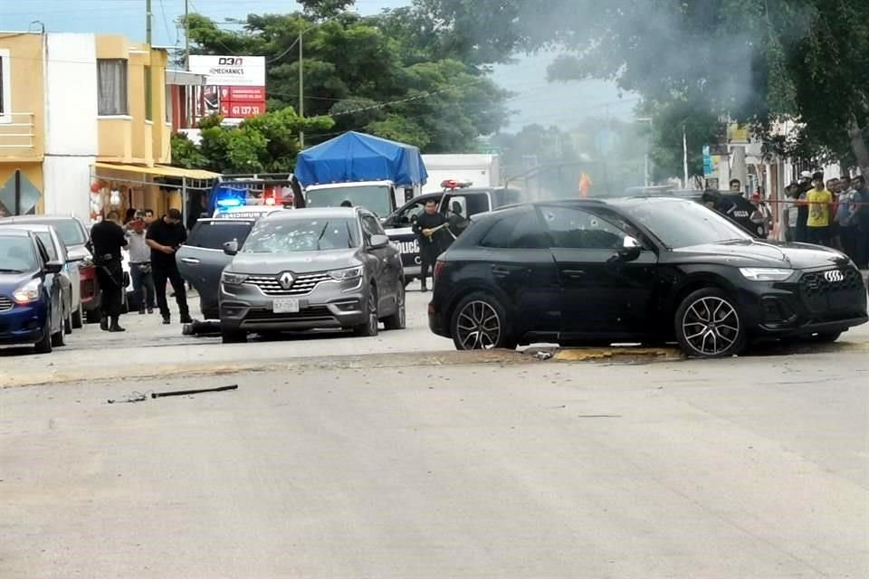 Un grupo armado mató al menos a 3 personas que iban a bordo de 2 camionetas en el Municipio de Tuxtla Gutiérrez, Chiapas, según reportes.