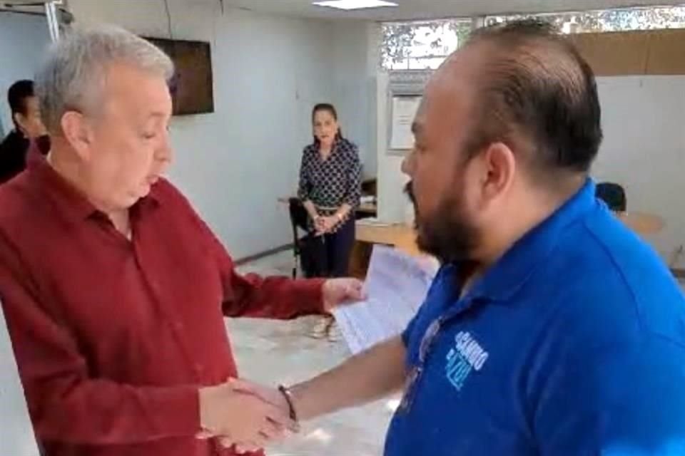 Policarpo Flores fue atendido en por el Fiscal Anticorrupción, Javier Garza y Garza.
