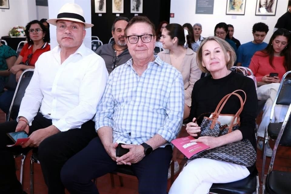 Alfredo Gámez, Alberto Botello y Silvia Botello