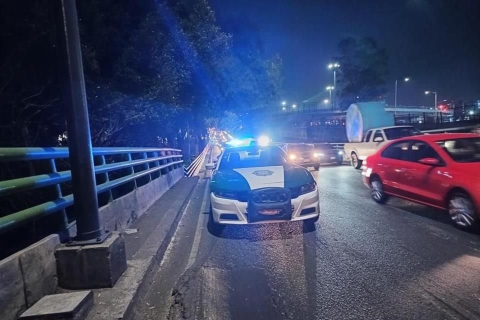 El accidente ocurrió sobre los carriles centrales de la vialidad, a la altura del Cetram Indios Verdes, en la Colonia Santa Isabel Tola.