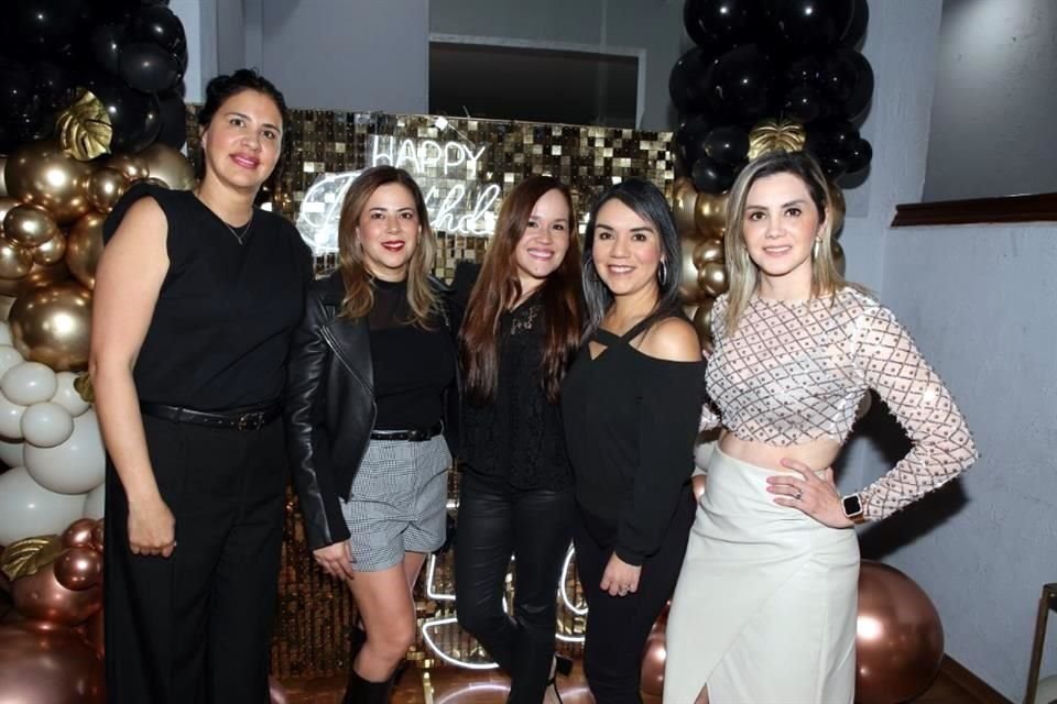 Lia Ortega, Edna Mora, Ali Morales, Mariana Peña y Karla Gutiérrez