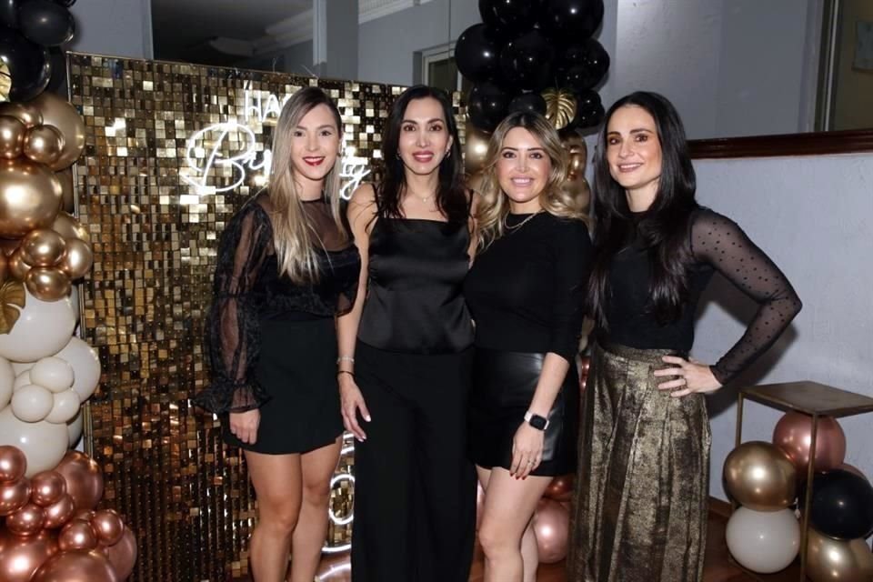 Sally Acuña, María Magaña, Perly Rivera y Lily Castillo