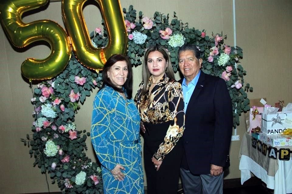 Magdalena Ávila de Carrillo, Susana Carrillo y Baldomero Carrillo