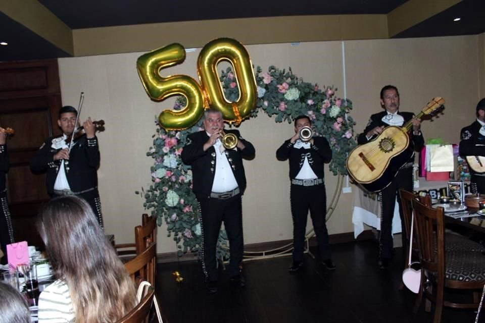 Susana Carrillo celebra sus 50 años de vida con una reunión familiar, el 25 de febrero.