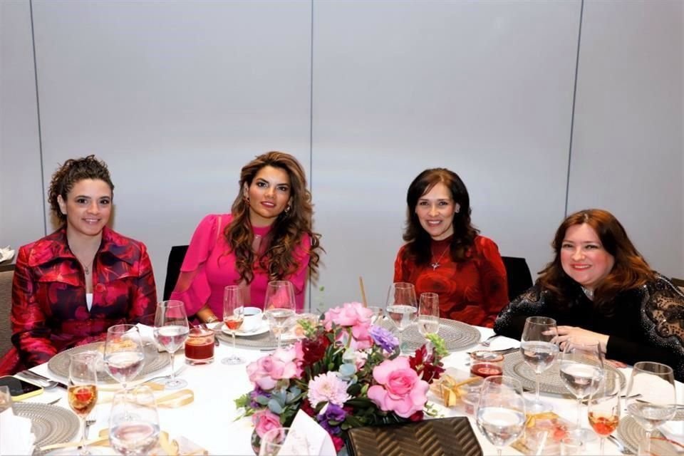 Paulina Rodríguez, Linda Estrada, Gloria González y Lorena González