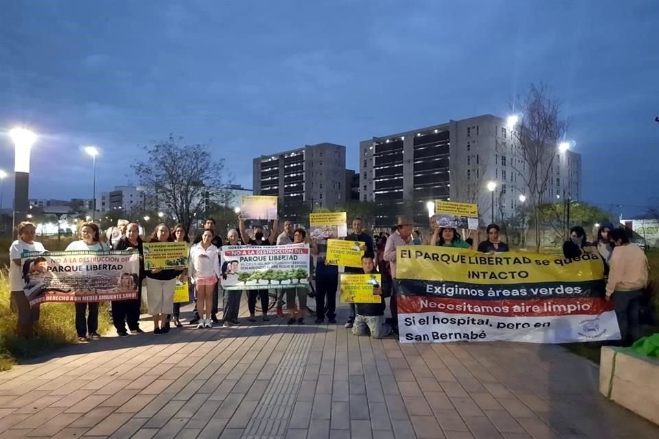 Entre las obras que no aprueban está la construcción de un hospital y un Centro Comunitario que representa avances significativos.