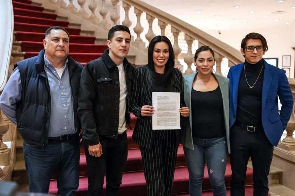 La regidora emecista Alejandra Morales se reunió con atletas de San Nicolás.