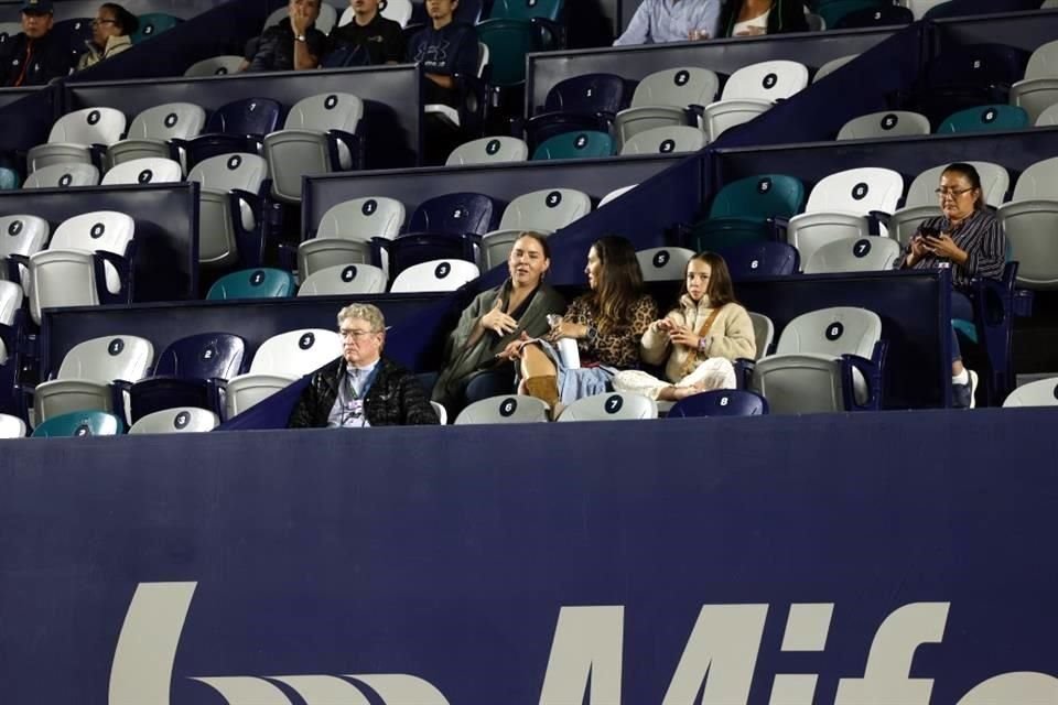 Alejandro Burillo, Renata Burillo y Alejandra Castellanos