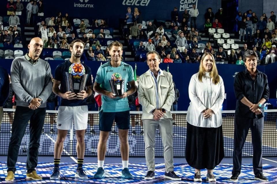 Eduardo Morones, Jordan Thompson, Casper Ruud, Renata Burillo y Geoffrey Fernández