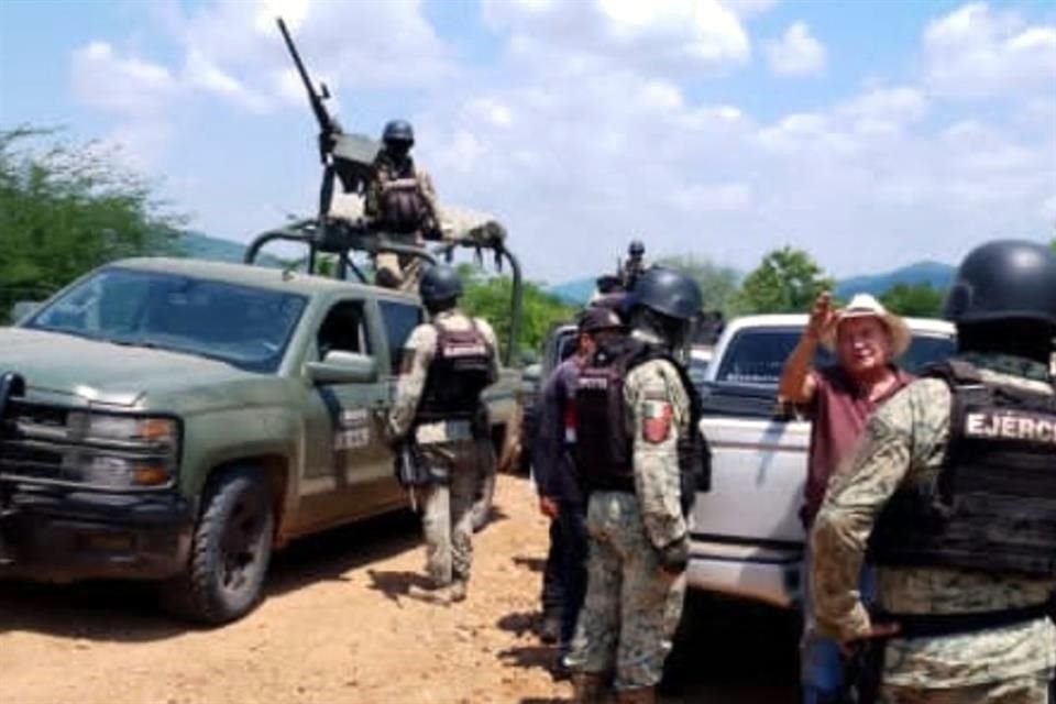 Se desconoce el estado de salud de los militares heridos.