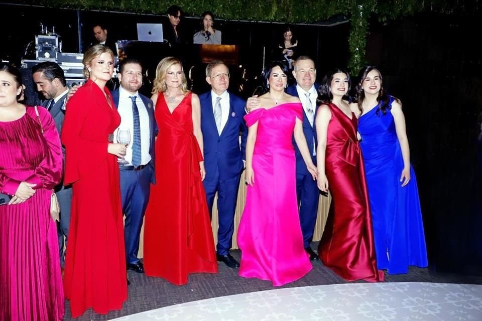 Viviana Junco Fiehn, Mauricio Yarte, Bárbara Fiehn de Junco, Manuel Junco Rivero, Mily Batarse de Ibarra, Fausto Ibarra de la Garza, Eugenia Ibarra Batarse y Ana Isabel Ibarra Batarse