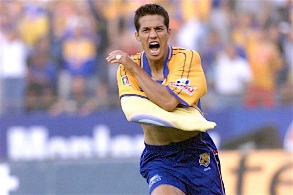 Lillingston anotó 2 goles con Tigres en su breve paso por los felinos.