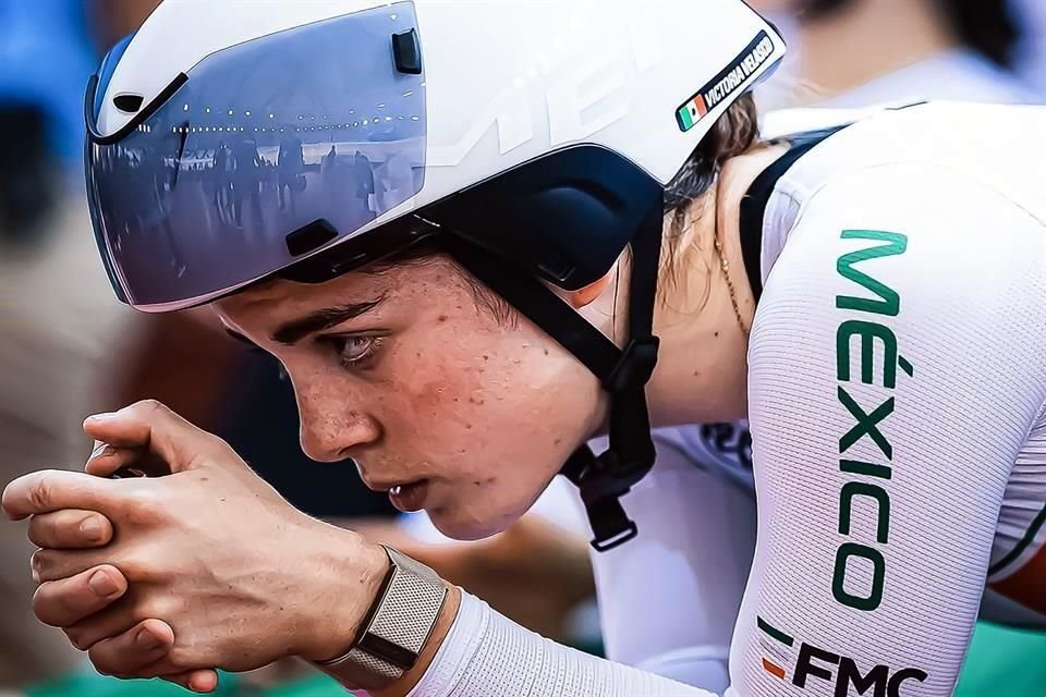 La campeona panamericana Victoria Velasco Fuentes porta los colores de México en eventos de la Unión Ciclista Internacional.