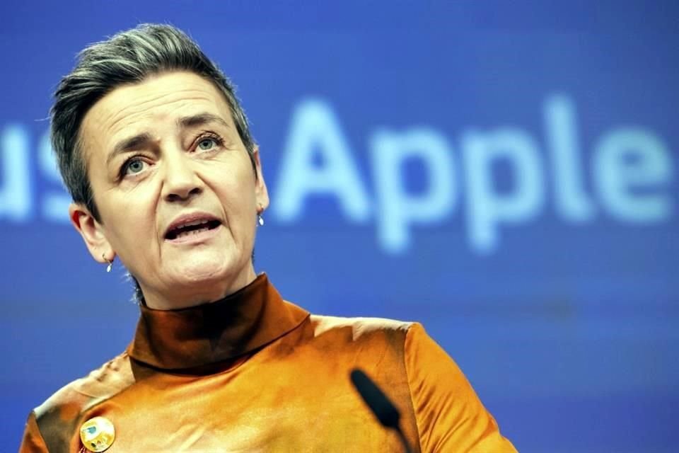 Margrethe Vestager,  la jefa antimonopolio de la UE, dijo que Apple abusó de su posición dominante en el mercado de la distribución de aplicaciones de streaming de música a través de la App Store.