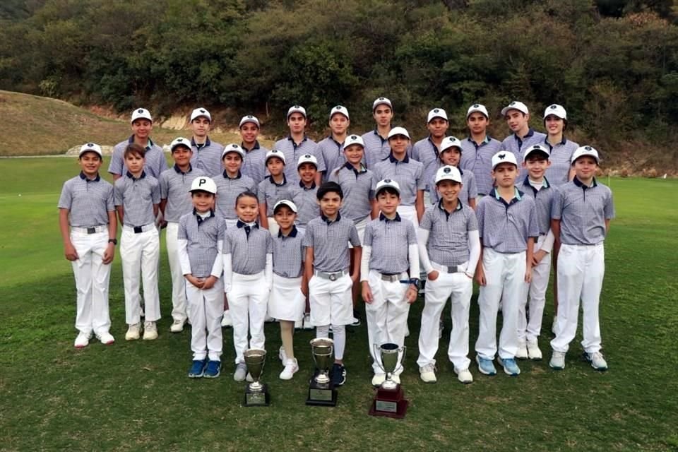 Grupo de jugadores del club de golf La Herradura