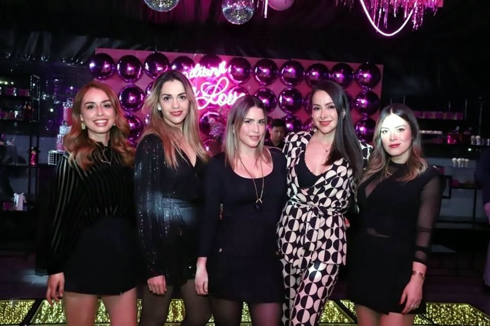 Ingrid Vega, Nidia Garza, Brenda Botello, Celia Rodríguez y Alma Gómez