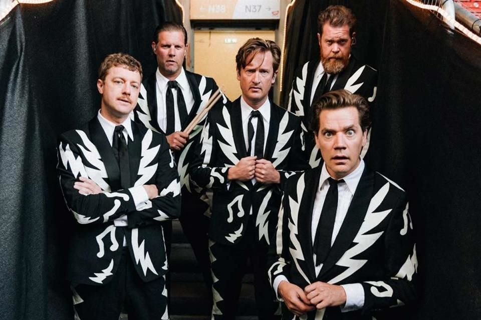 Tras su éxito en el Corona Capital, la banda The Hives anunció que llegará el Palacio de los Deportes el 8 de enero.