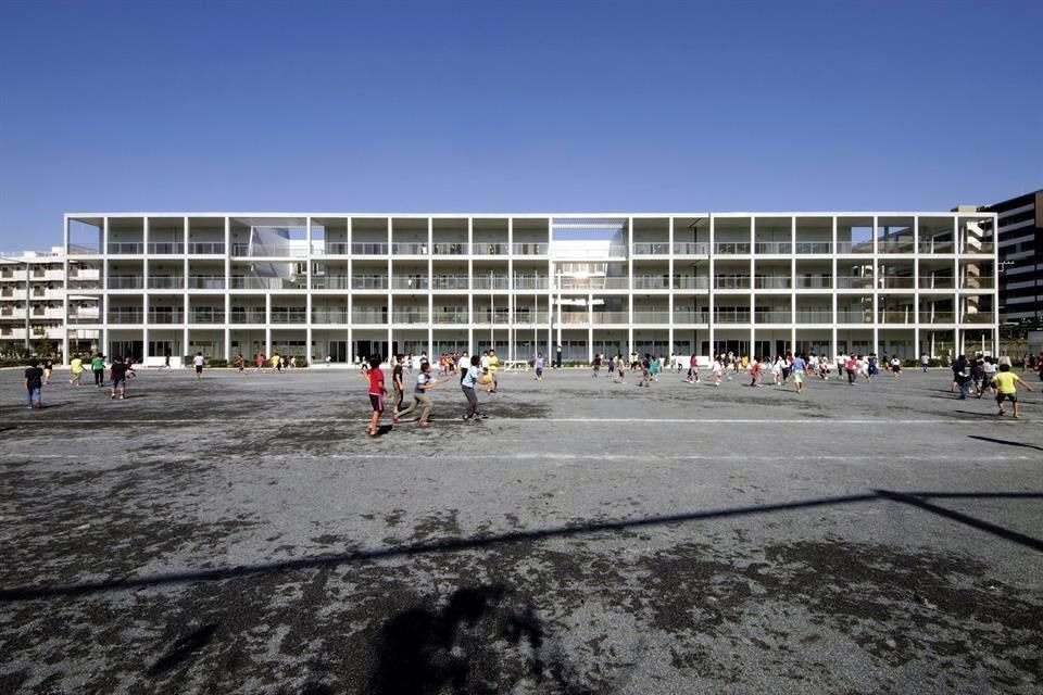 Escuela Primaria Koyasu, diseñada por Riken Yamamoto, en Yokohama, Japón.
