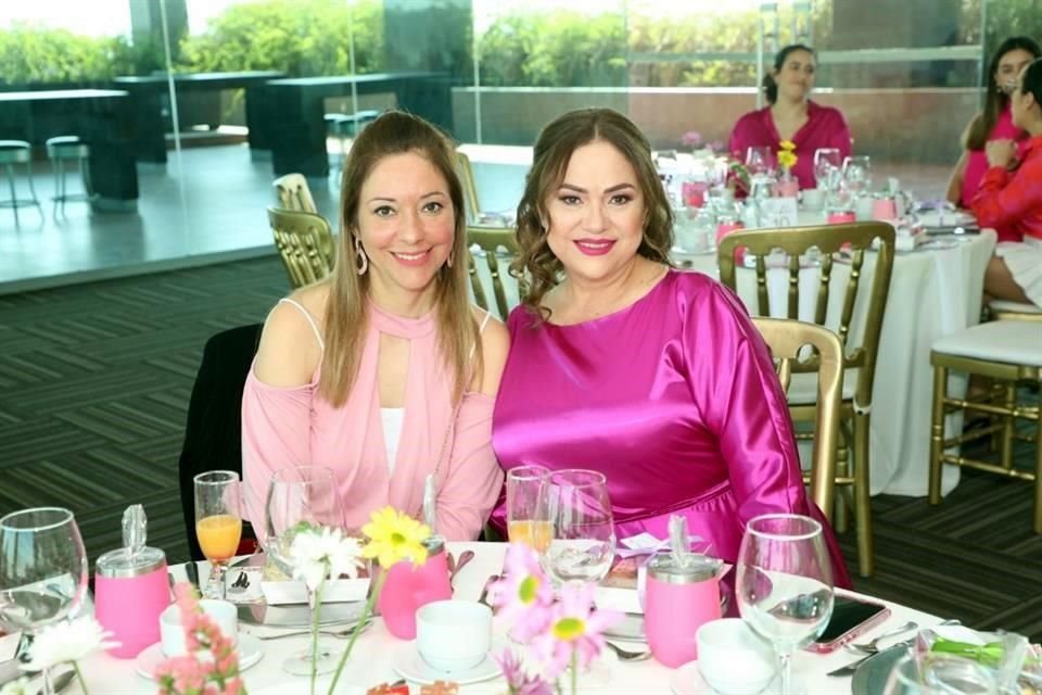 Lily González y Martha Nelly González