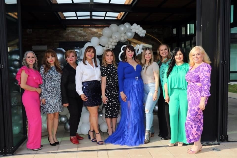 Edith Segura, Karla Sánchez, Lucy Flores, Olga Mendoza, Rosy Reyes, Edith Garza, Yesy Gutiérrez de Beltrán, Bety Salazar, Lety Fernández y Adriana Arroyo