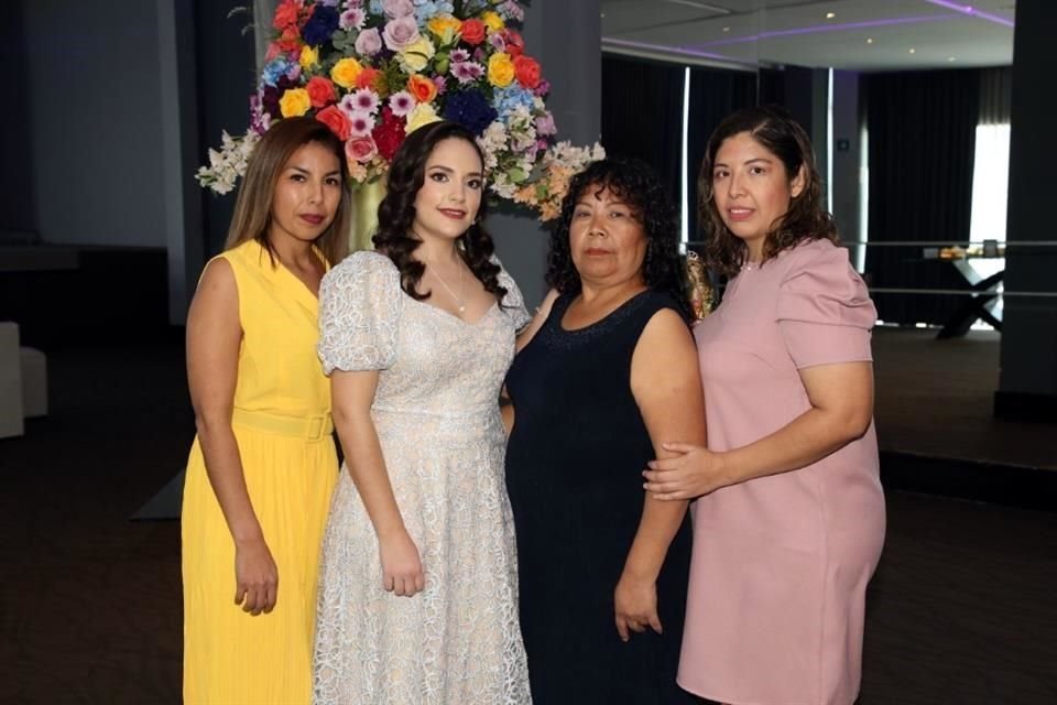 Nallely Ortíz, Cynthia Garza Garza, Martha Martínez Chantaca y Esthela Ortíz