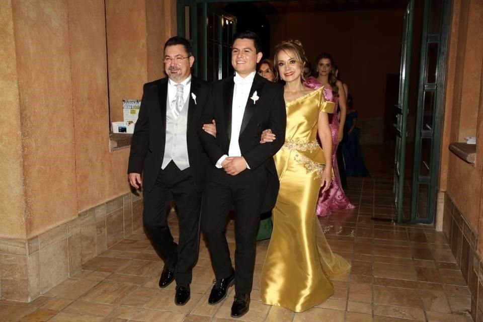 Luis Carlos Ibarra González, José Carlos Ibarra Perales y Mirta Perales de Ibarra