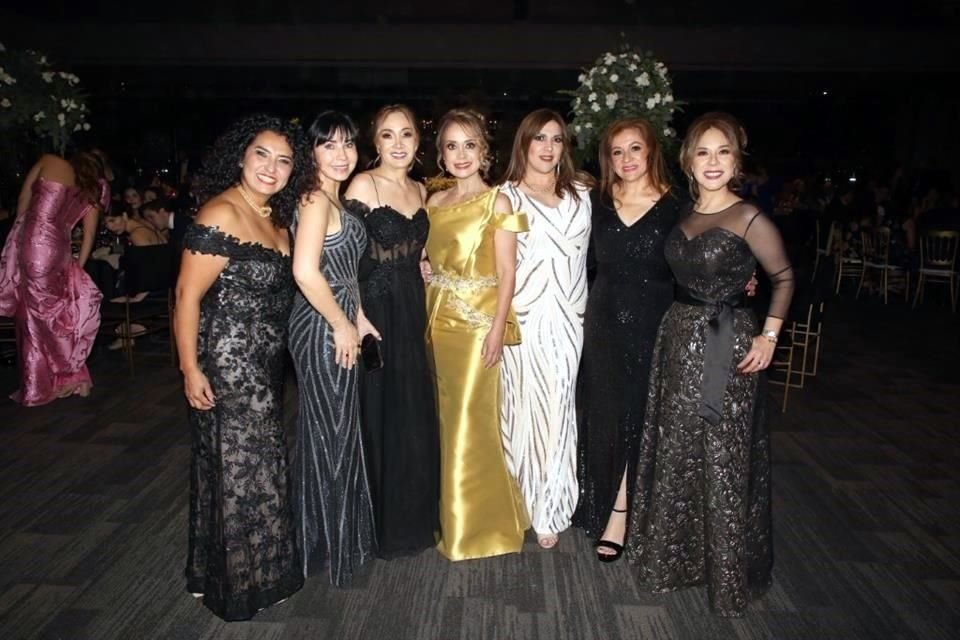 Claudia García, Martha Díaz, Gina Pastor, Mirta Perales de Ibarra, Diana Salazar, Blanca Sánchez y Elisa Olivares