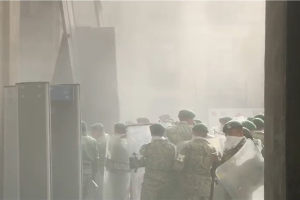 Así lucía por dentro Palacio Nacional luego del intento de manifestantes por entrar al recinto.