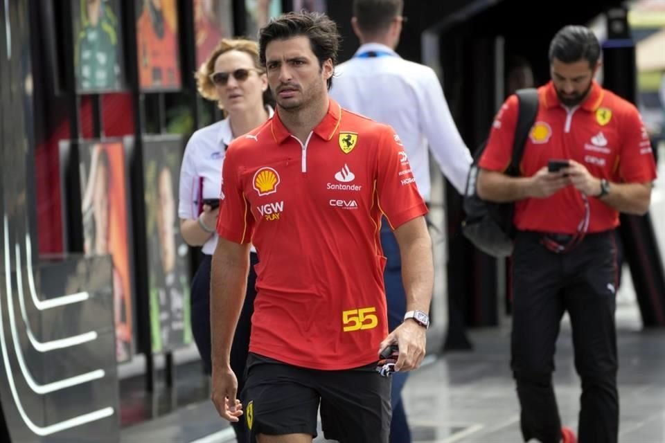 Carlos Sainz se reportó, pero después se vio en la necesidad de volver al hotel para recuperarse.