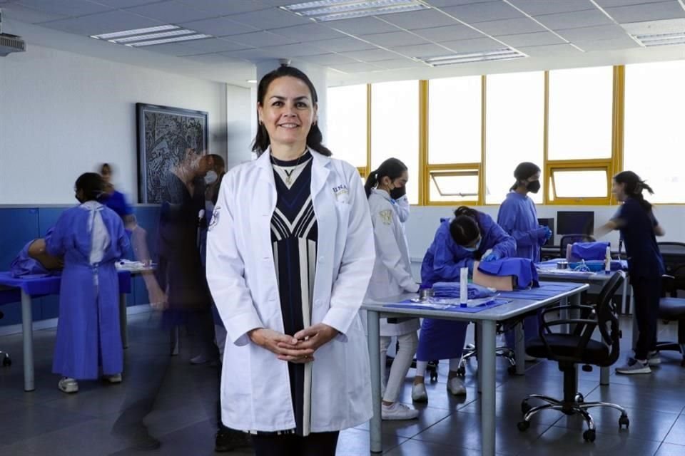 La doctora Sepúlveda considera un pendiente erradicar los prejuicios machistas que subsisten todavía en la carrera de Medicina.