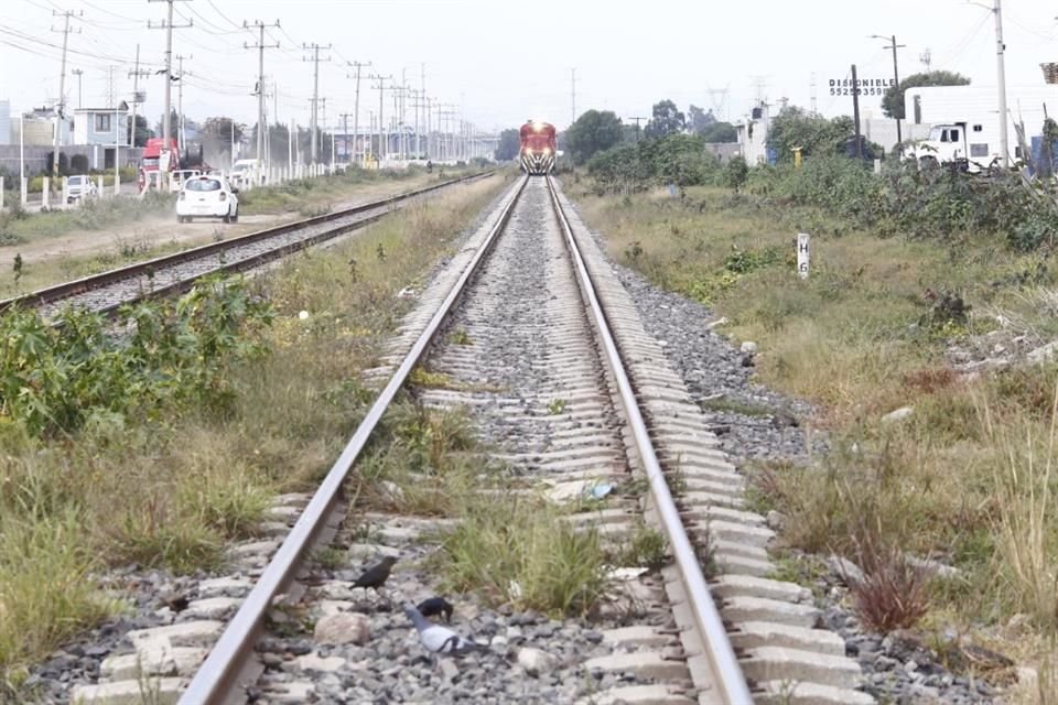 Carlos Barreda, especialista del sector ferroviario, afirmó que esta inversión podría quedarse corta si se considera que para construir mil 500 kilómetros del Tren Maya requirió de 500 mil millones de pesos.