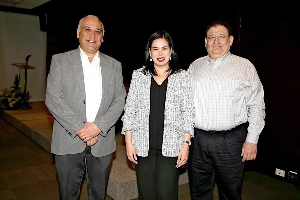 Raúl Flores Villafuerte, Gabriela Riveros y Orel Arrambide