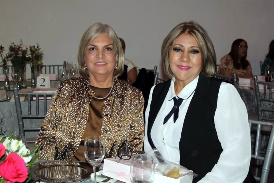 Alma Fernández y Goretti Flores