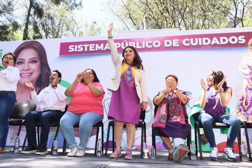 Contempla la instalación de una red de centros de cuidado y desarrollo infantil, así como, casas de día para la convivencia y el bienestar de las personas adultas mayores.