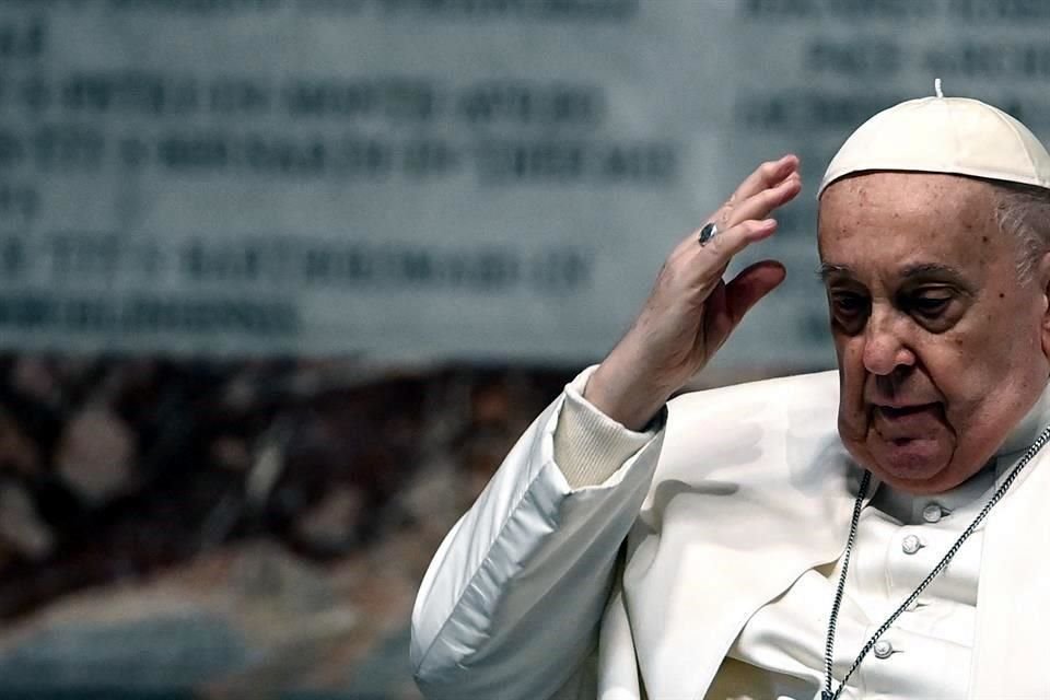 El Papa Francisco afirmó que Ucrania debería tener 'el coraje de izar la bandera blanca' y negociar el fin de la guerra con Rusia.