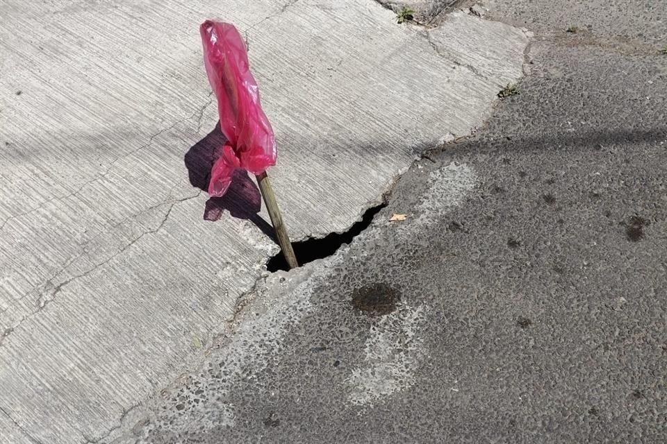 Una fuga en la Calle Tepozán lleva dos semanas sin ser atendida.