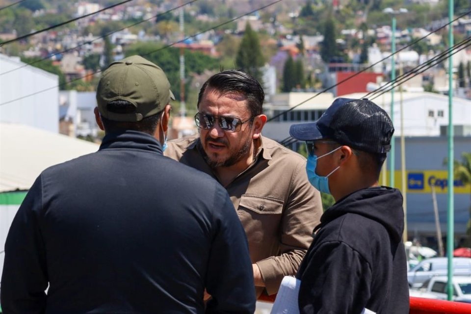 Reunión del Secretario General de Gobierno, Ludwig Marcial Reynoso, con líderes de la normal de Ayotzinapa.