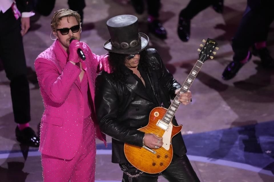 Ryan Gosling y Slash ponen a bailar a las estrellas.