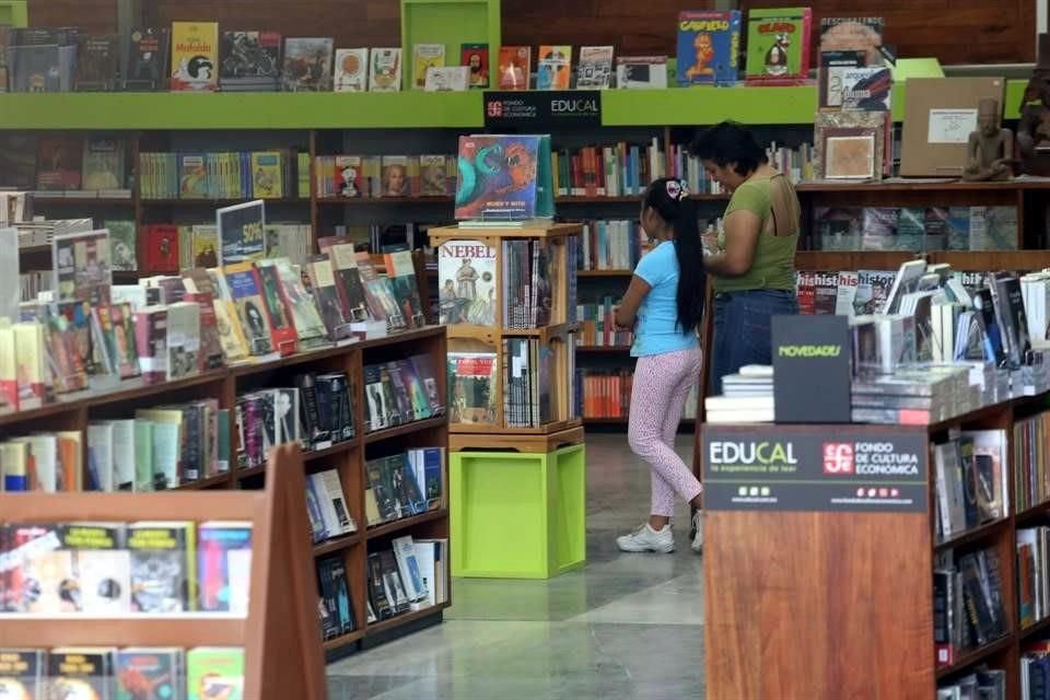 En la práctica, la red de librerias Educal, todavía adscrita administrativamente a la Secretaría de Cultura, es operada por el Fondo de Cultura Económica. Su integración no se ha concretado de manera oficial.